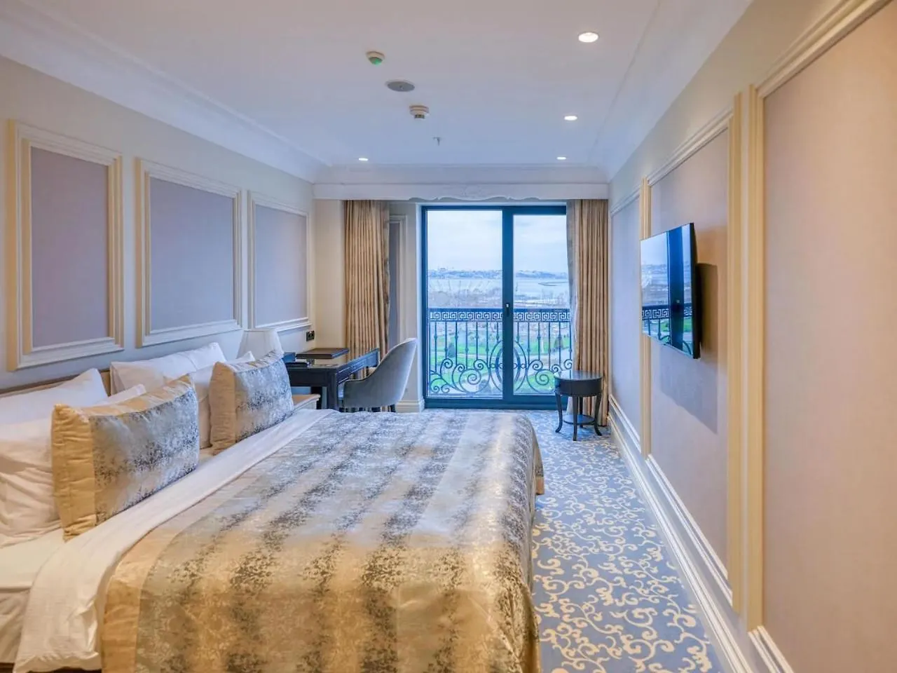 Dekalb Hotel Istanbul Turkey