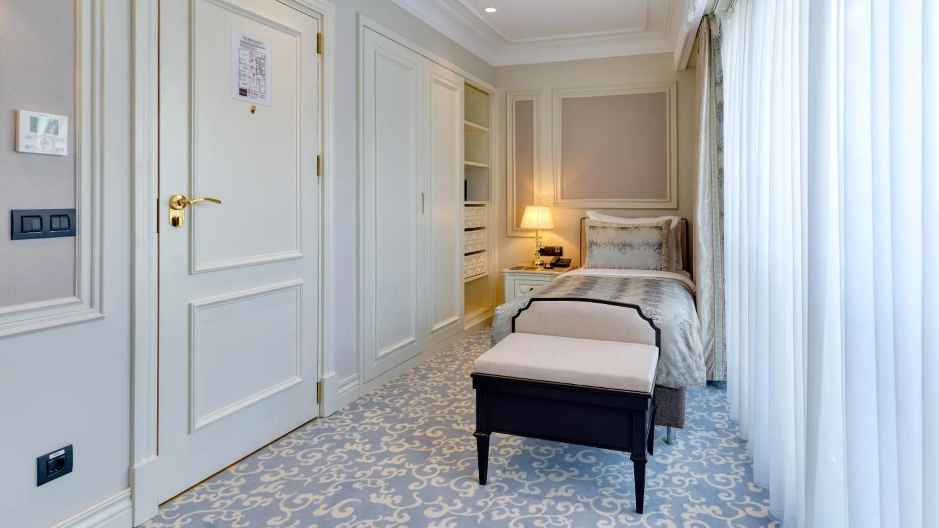 Dekalb Hotel Istanbul